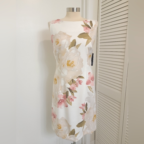 $9 AGB FLORAL SLEEVELESS DRESS - Picture 4 of 4